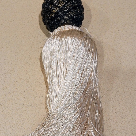 Decorative Vintage Pineapple Tassel Curtain Tie-backs - Picture 3 of 4